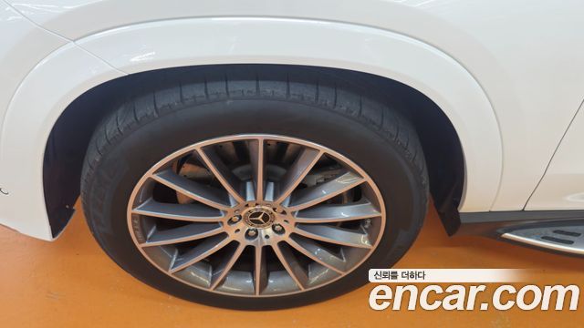 Mercedes-Benz GLE-Class 2025 — photo 5