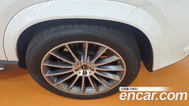 Mercedes-Benz GLE-Class 2025 — photo 18