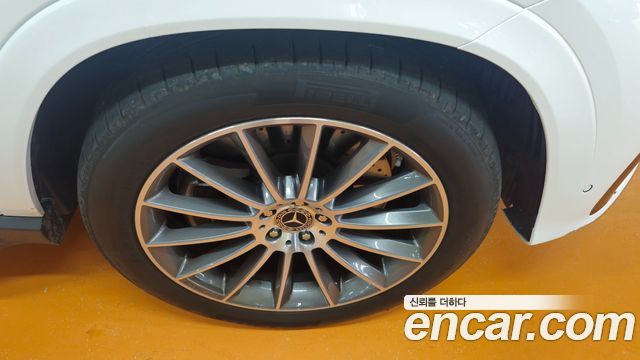 Mercedes-Benz GLE-Class 2025 — photo 20
