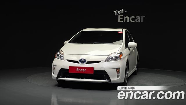 Toyota Prius 2015 — photo 3