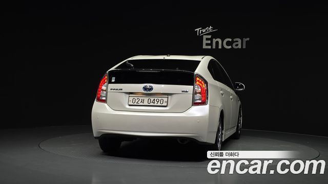 Toyota Prius 2015 — photo 4