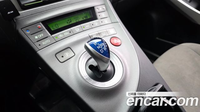 Toyota Prius 2015 — photo 12