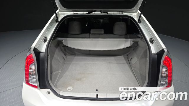 Toyota Prius 2015 — photo 26