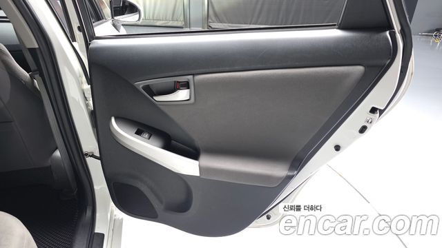 Toyota Prius 2015 — photo 15