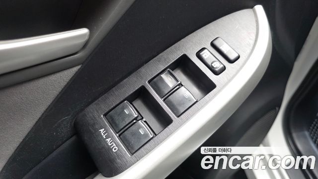 Toyota Prius 2015 — photo 28