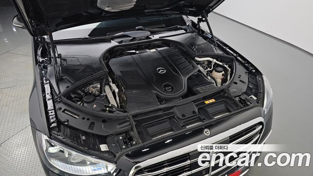 Mercedes-Benz S-Class 2023 — photo 6