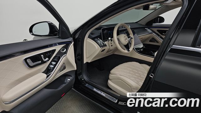 Mercedes-Benz S-Class 2023 — photo 13