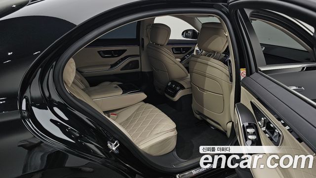 Mercedes-Benz S-Class 2023 — photo 18