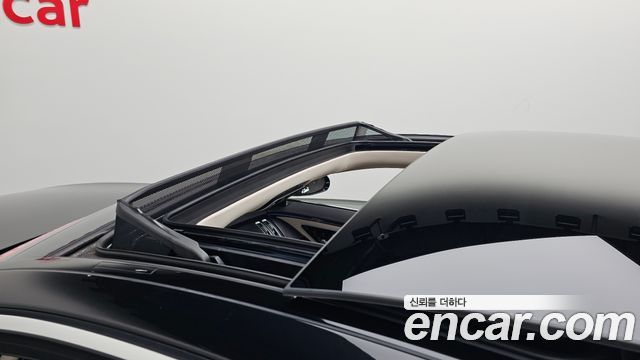 Mercedes-Benz S-Class 2023 — photo 23