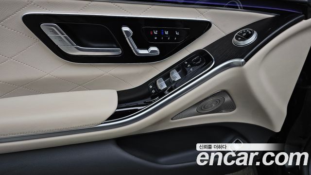 Mercedes-Benz S-Class 2023 — photo 24