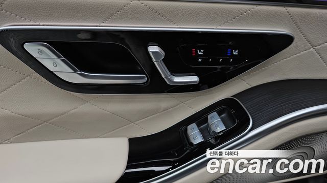 Mercedes-Benz S-Class 2023 — photo 25