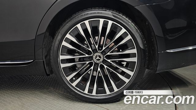 Mercedes-Benz S-Class 2023 — photo 7