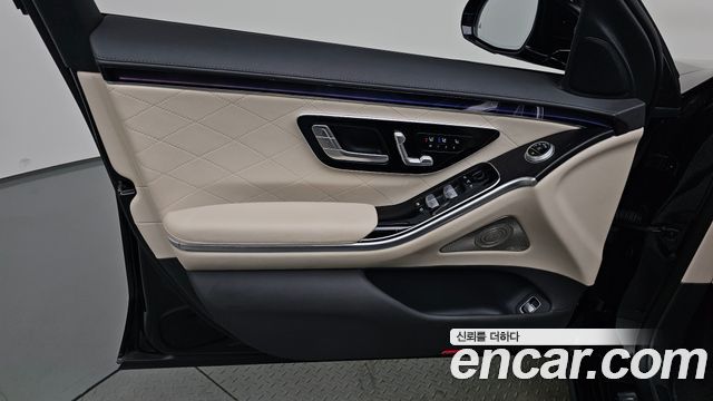 Mercedes-Benz S-Class 2023 — photo 14