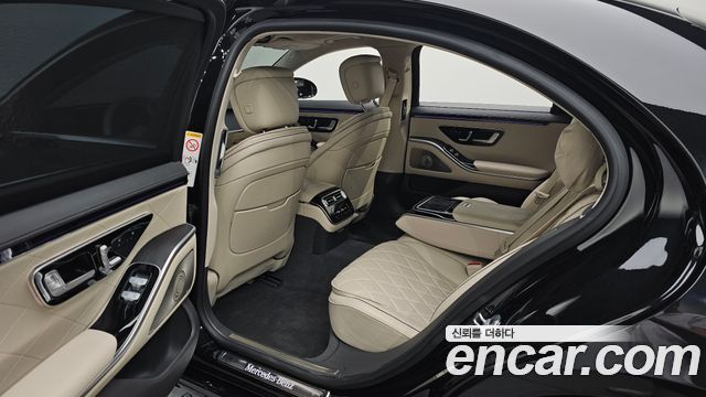 Mercedes-Benz S-Class 2023 — photo 16