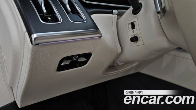 Mercedes-Benz S-Class 2023 — photo 31