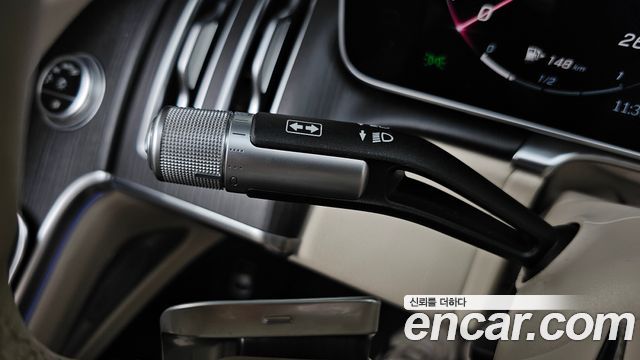 Mercedes-Benz S-Class 2023 — photo 33
