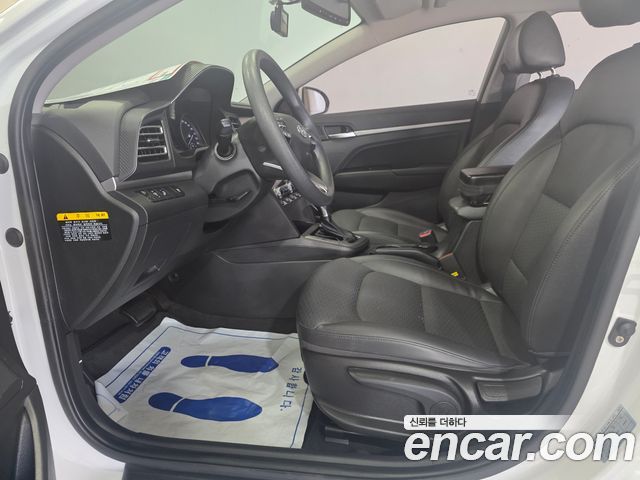 Hyundai AVANTE 2020 — photo 11