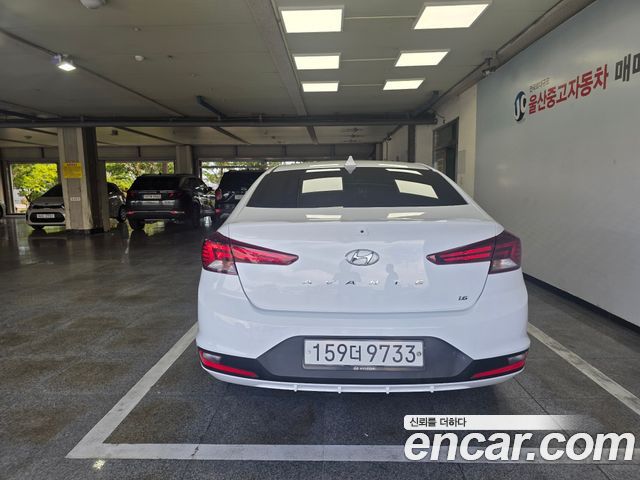 Hyundai AVANTE 2020 — photo 12