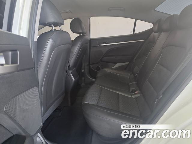 Hyundai AVANTE 2020 — photo 14