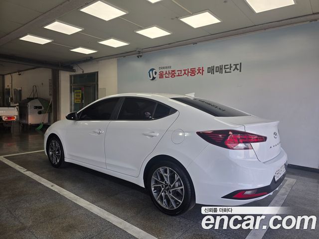 Hyundai AVANTE 2020 — photo 16