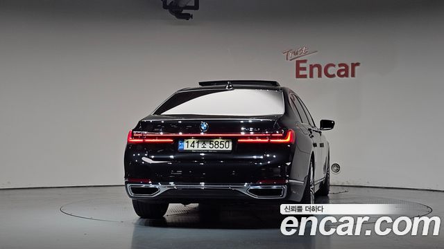 BMW 7-Series 2022 — photo 4