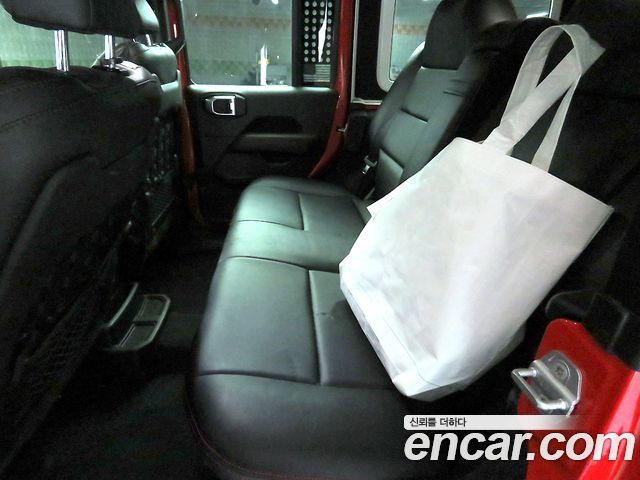 Jeep Wrangler 2021 — photo 6