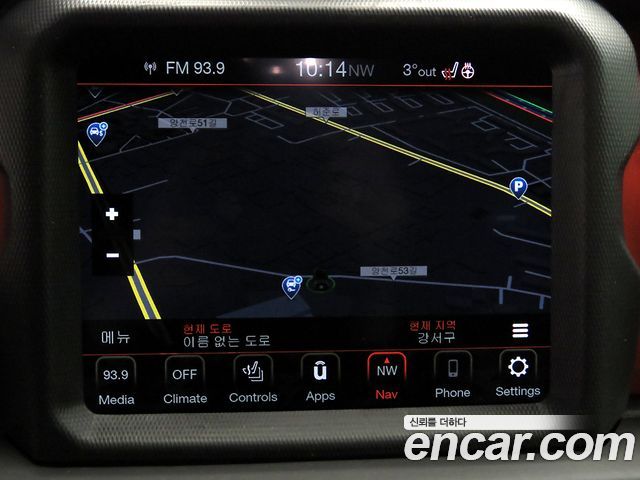 Jeep Wrangler 2021 — photo 12
