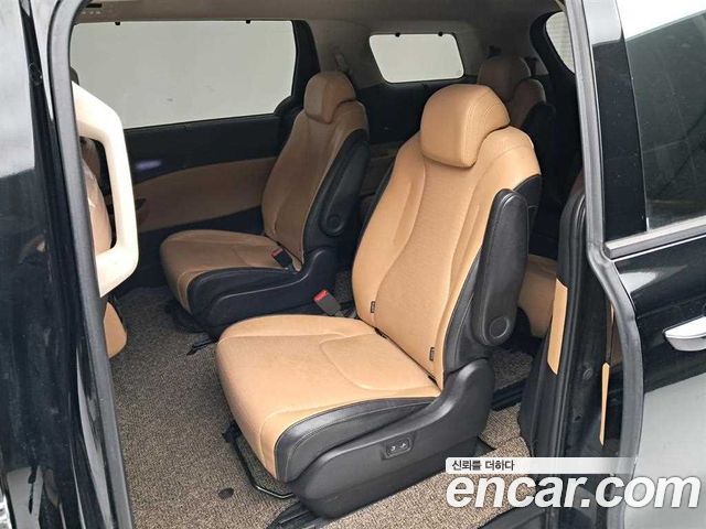 Kia Canival 2021 — photo 12