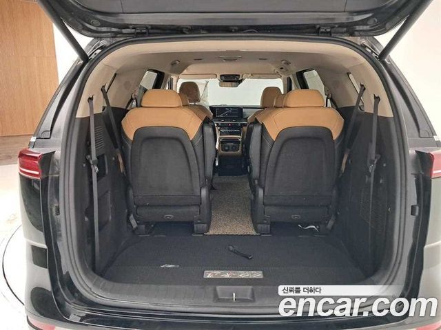 Kia Canival 2021 — photo 18