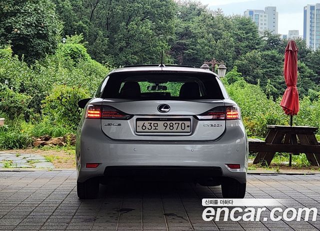 Lexus CT200h 2011 — photo 4
