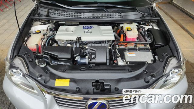 Lexus CT200h 2011 — photo 6