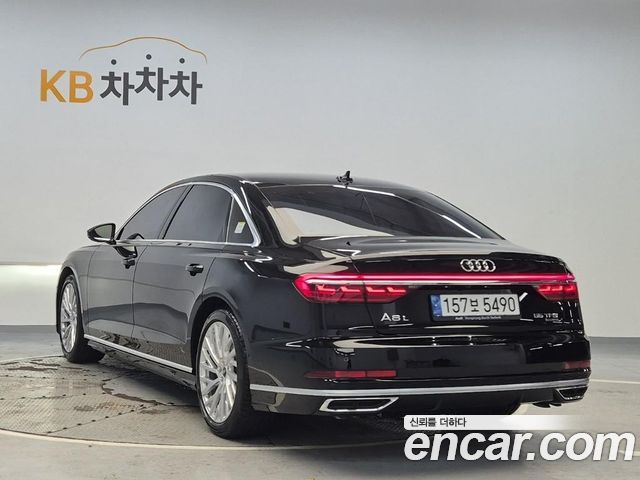 Audi A8 2021 — photo 2