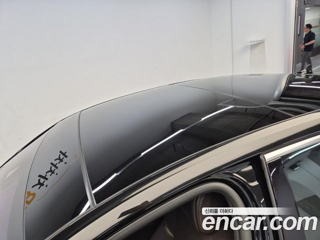 Audi A8 2021 — photo 13