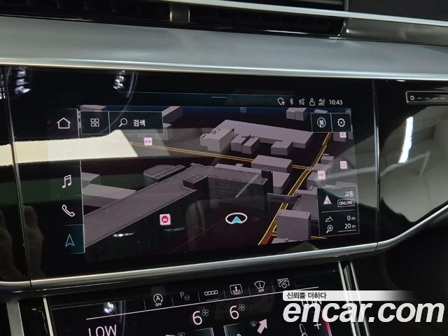 Audi A8 2021 — photo 14