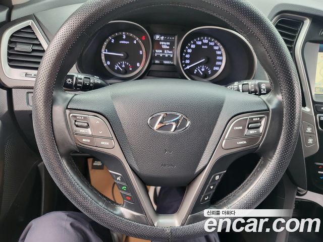 Hyundai Santafe 2016 — photo 11