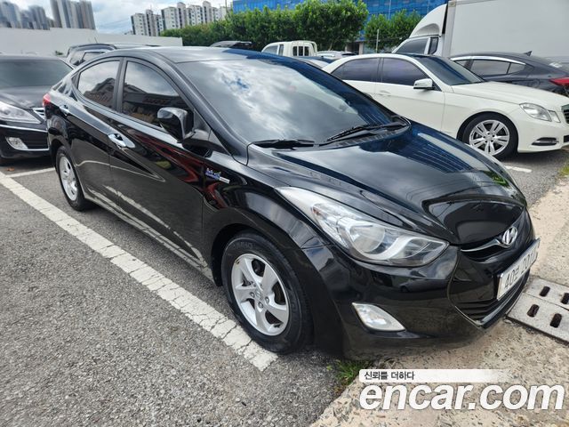 Hyundai AVANTE 2012 — photo 4