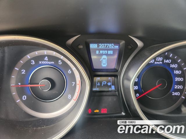Hyundai AVANTE 2012 — photo 8