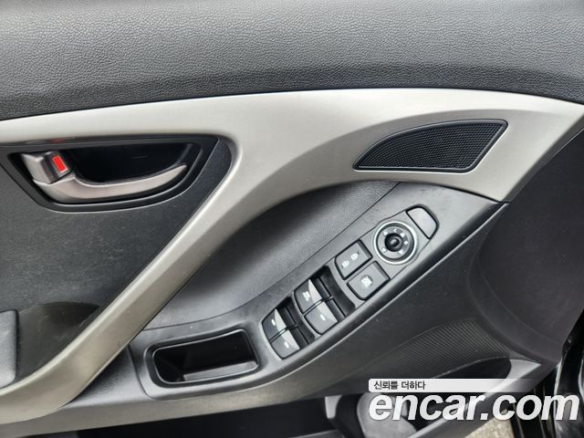 Hyundai AVANTE 2012 — photo 12