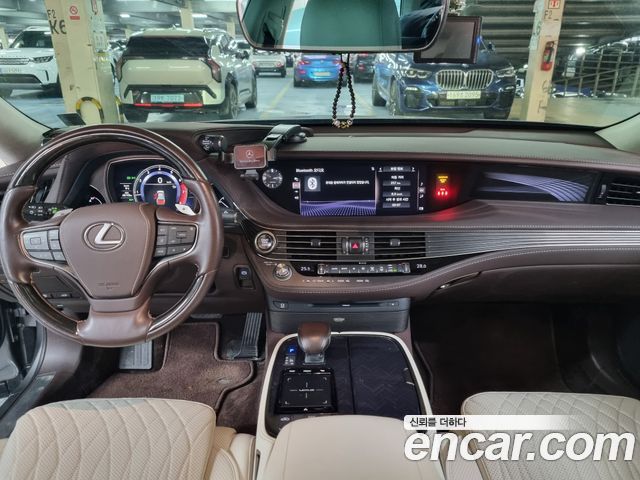 Lexus LS 2020 — photo 8