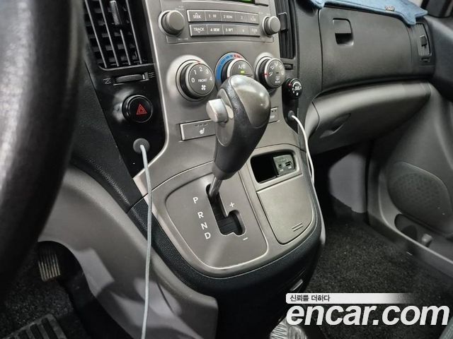 Hyundai Starex 2012 — photo 11
