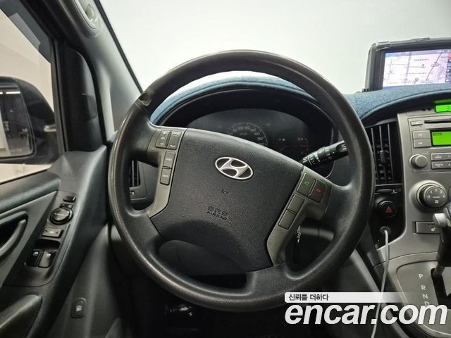 Hyundai Starex 2012 — photo 12
