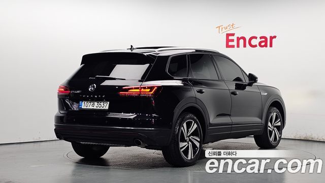 Volkswagen Touareg 2020 — photo 2