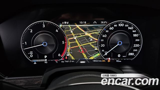 Volkswagen Touareg 2020 — photo 11