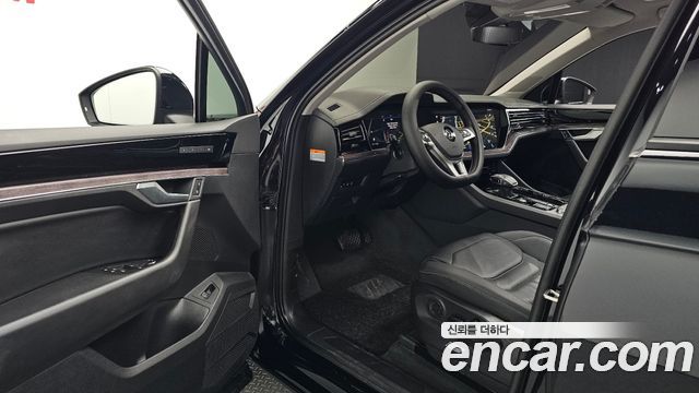 Volkswagen Touareg 2020 — photo 13