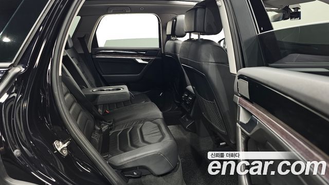 Volkswagen Touareg 2020 — photo 17