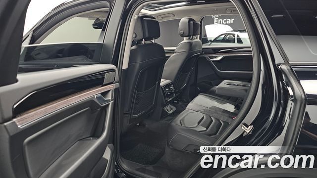 Volkswagen Touareg 2020 — photo 18