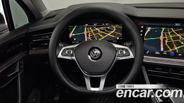 Volkswagen Touareg 2020 — photo 19