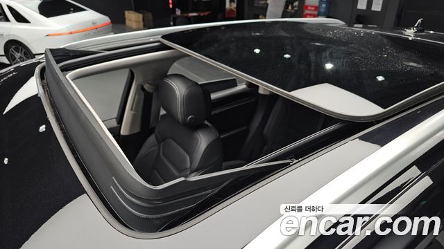 Volkswagen Touareg 2020 — photo 25