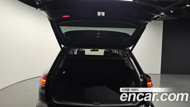 Volkswagen Touareg 2020 — photo 26