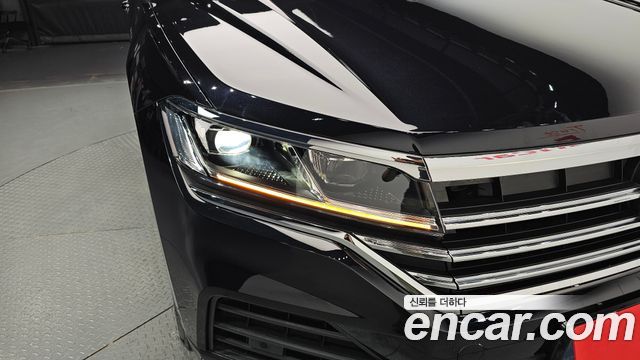 Volkswagen Touareg 2020 — photo 8